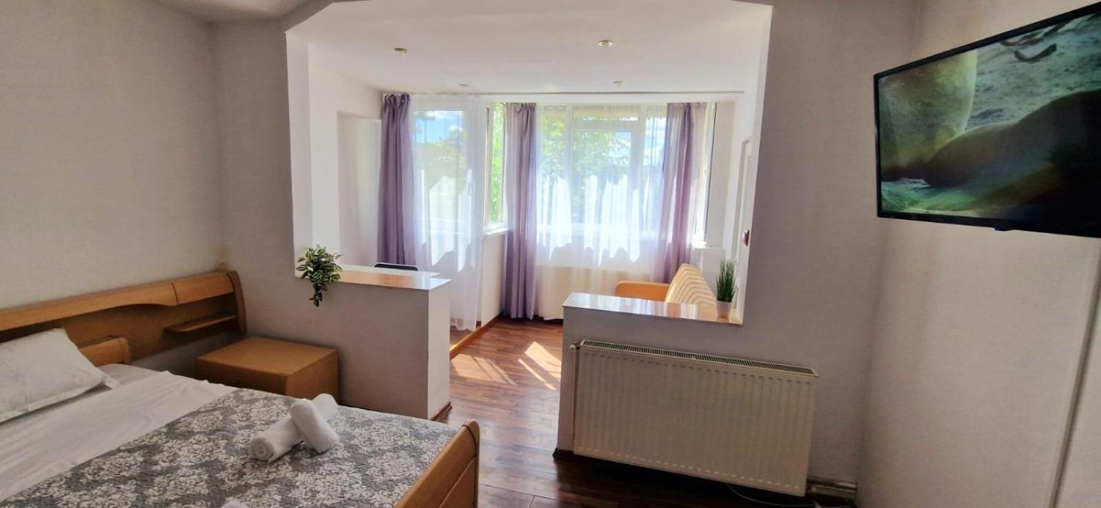 Stephanie Apartment-Centru Civic Brasov Bagian luar foto