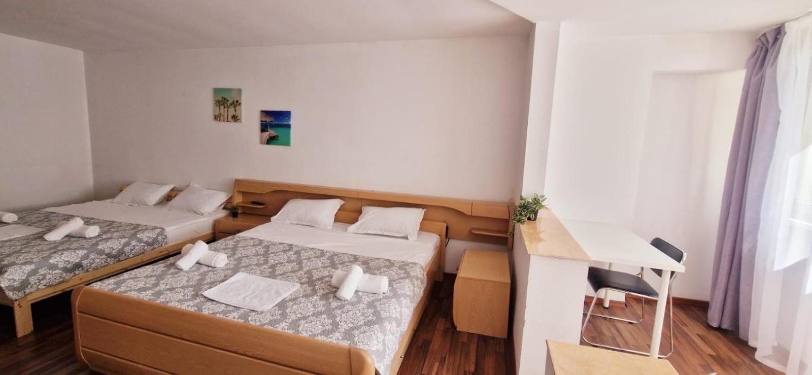 Stephanie Apartment-Centru Civic Brasov Bagian luar foto