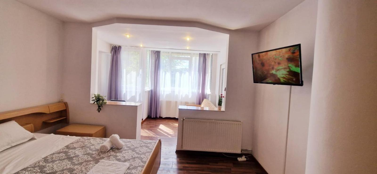 Stephanie Apartment-Centru Civic Brasov Bagian luar foto