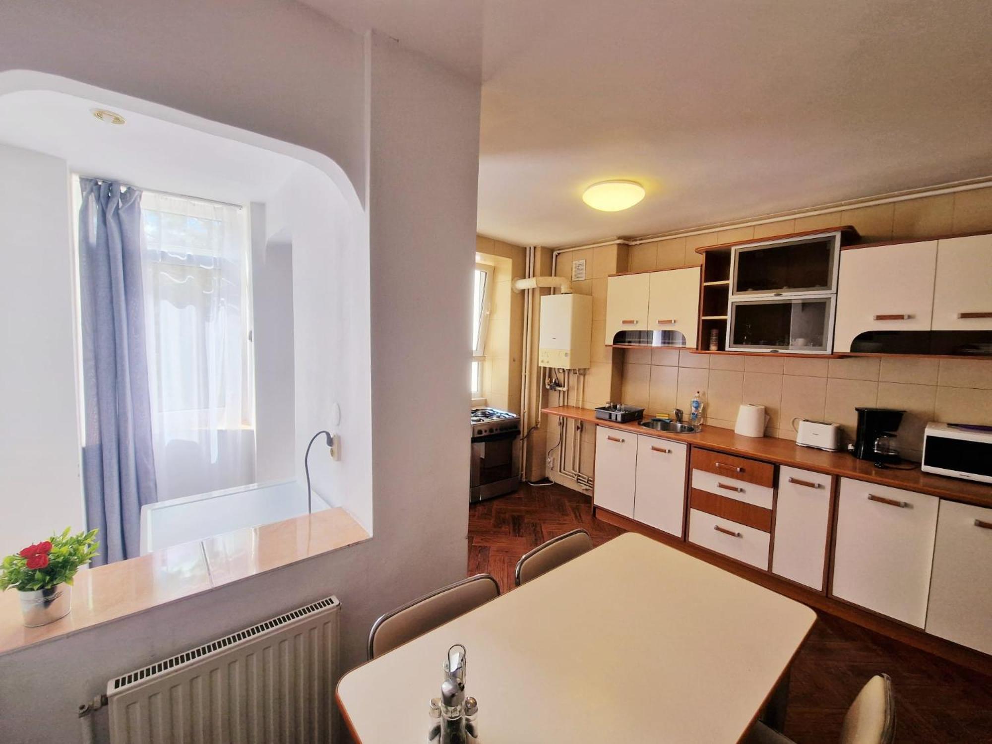 Stephanie Apartment-Centru Civic Brasov Bagian luar foto