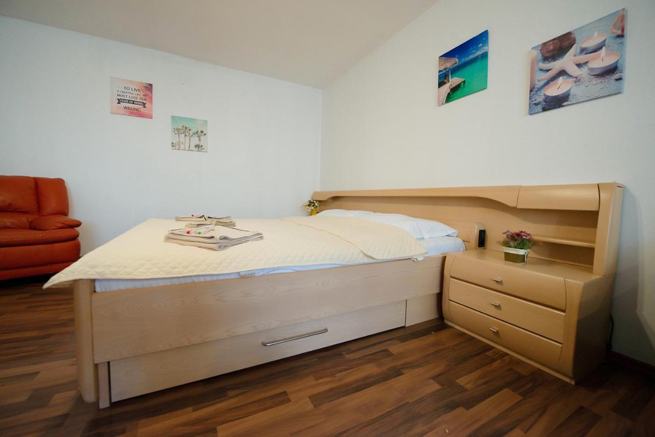 Stephanie Apartment-Centru Civic Brasov Bagian luar foto